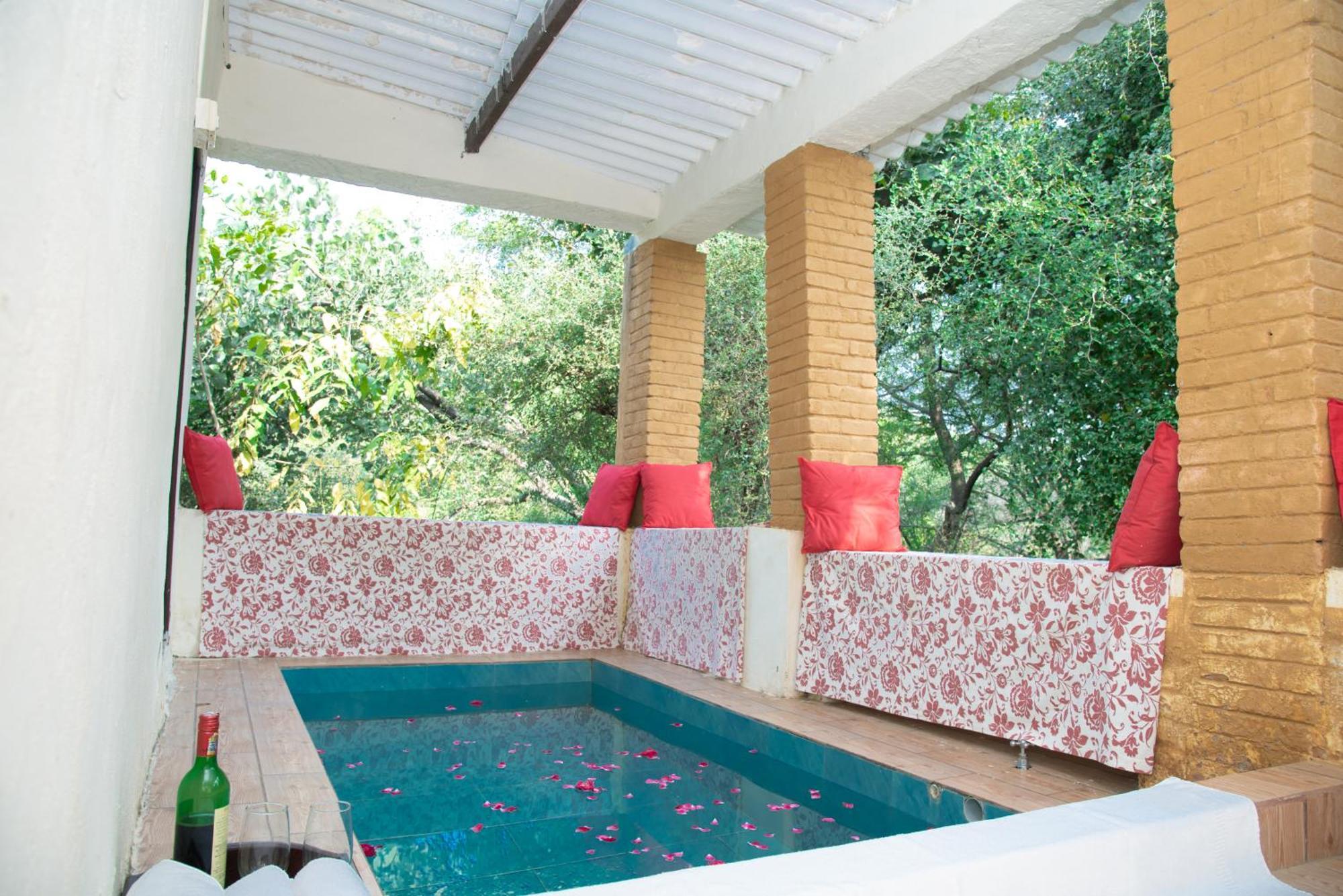 Shivika Lake Hotel Ranakpur Sādri Eksteriør bilde